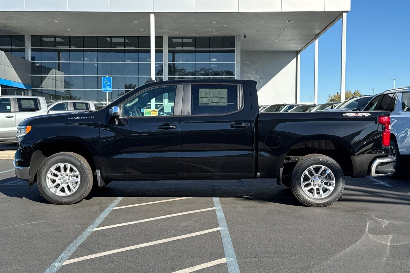 2026 Chevrolet Silverado 1500 LT (2FL)