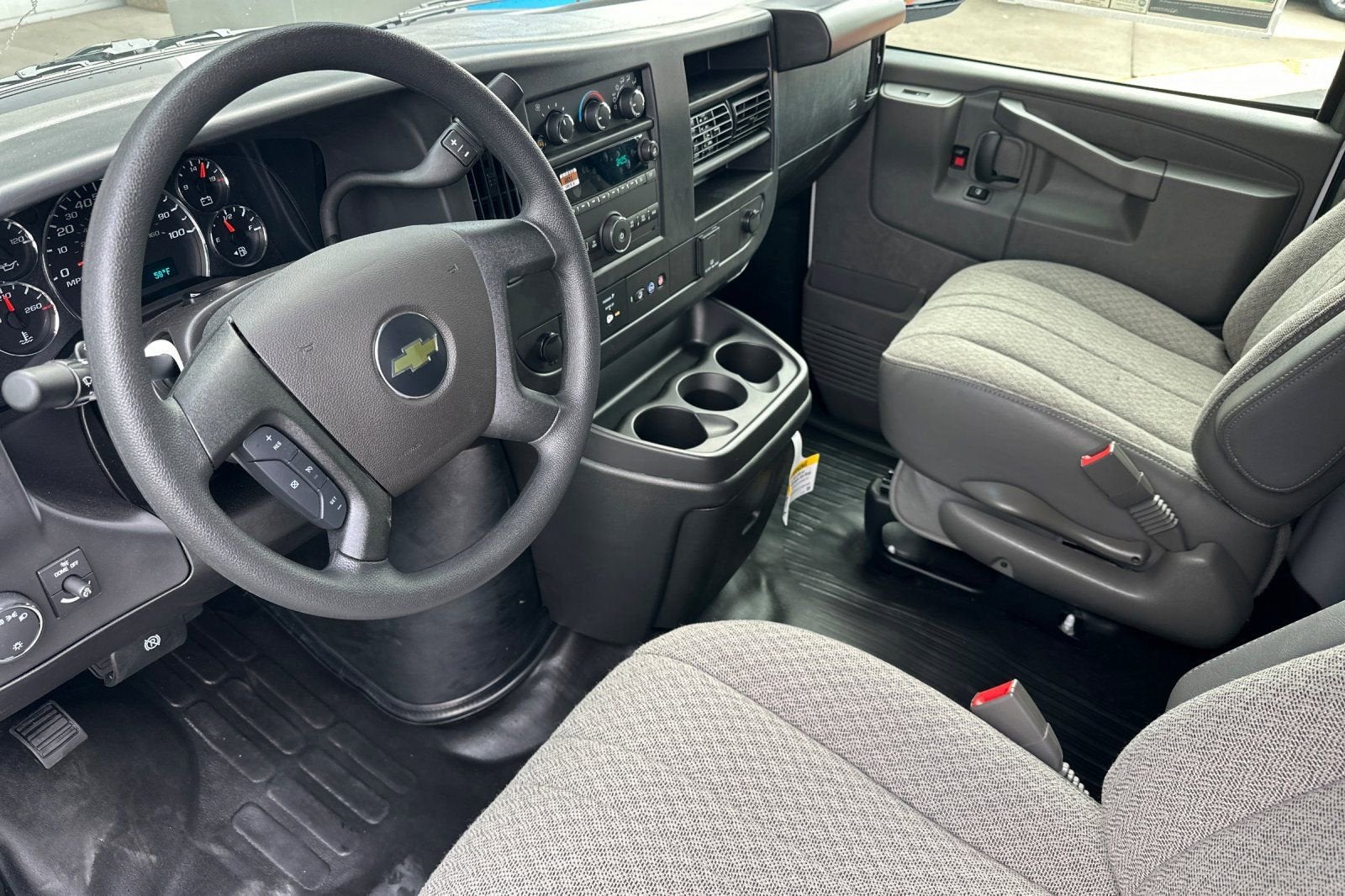 2025 Chevrolet Express Cargo 2500 WT