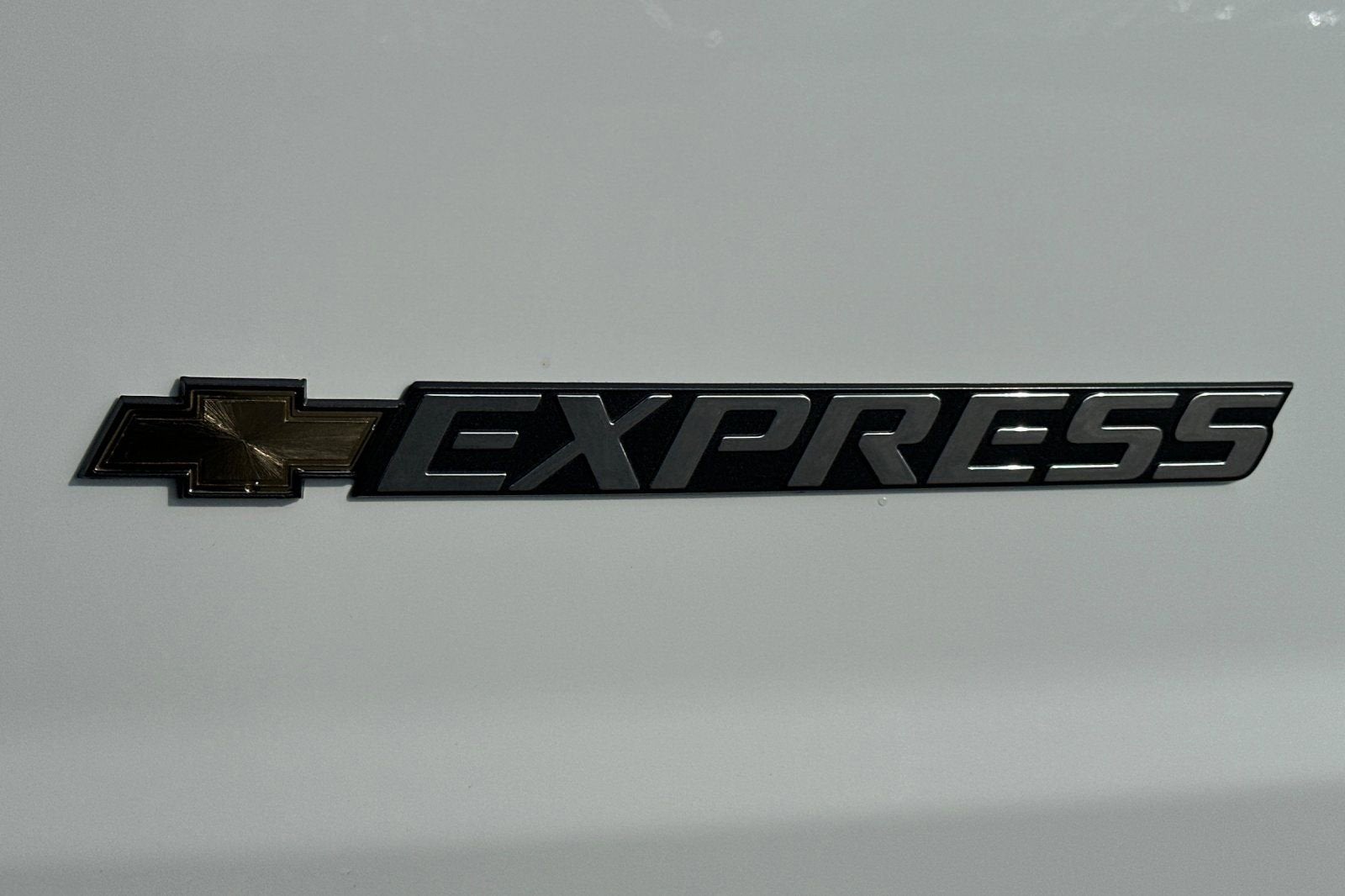 2025 Chevrolet Express Cargo 2500 WT