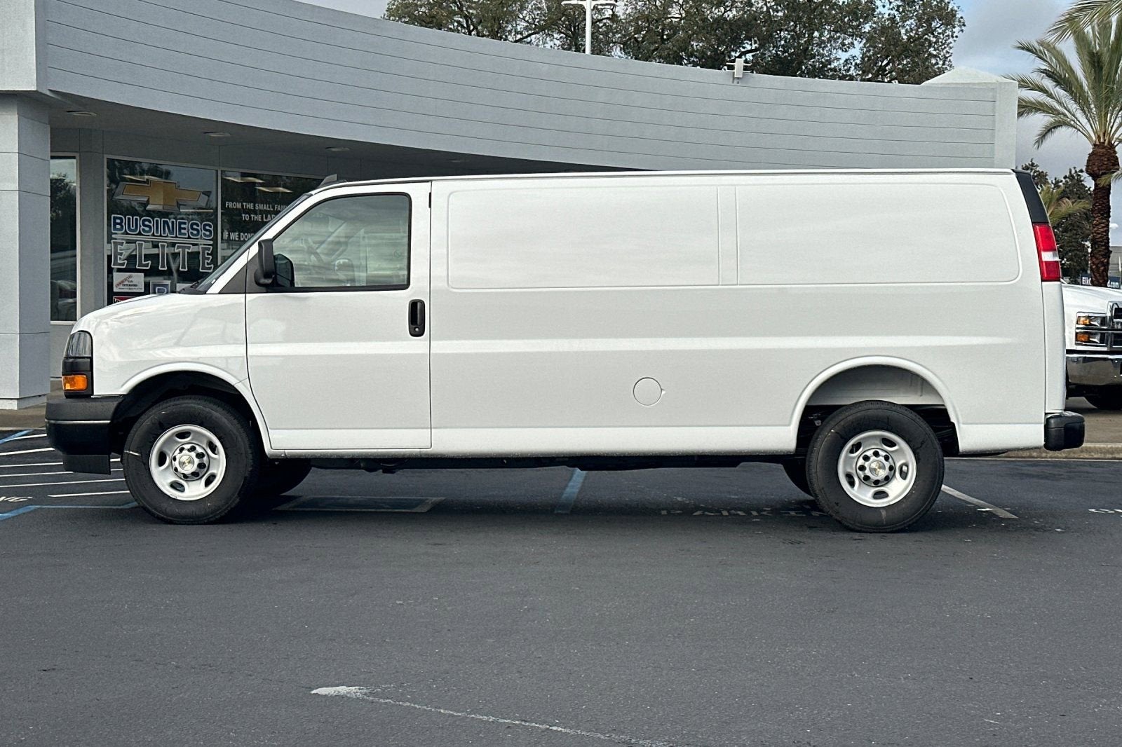 2025 Chevrolet Express Cargo 2500 WT