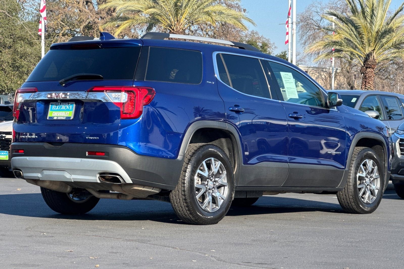 2023 GMC Acadia SLT
