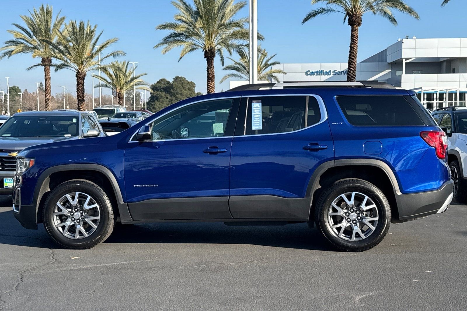 2023 GMC Acadia SLT