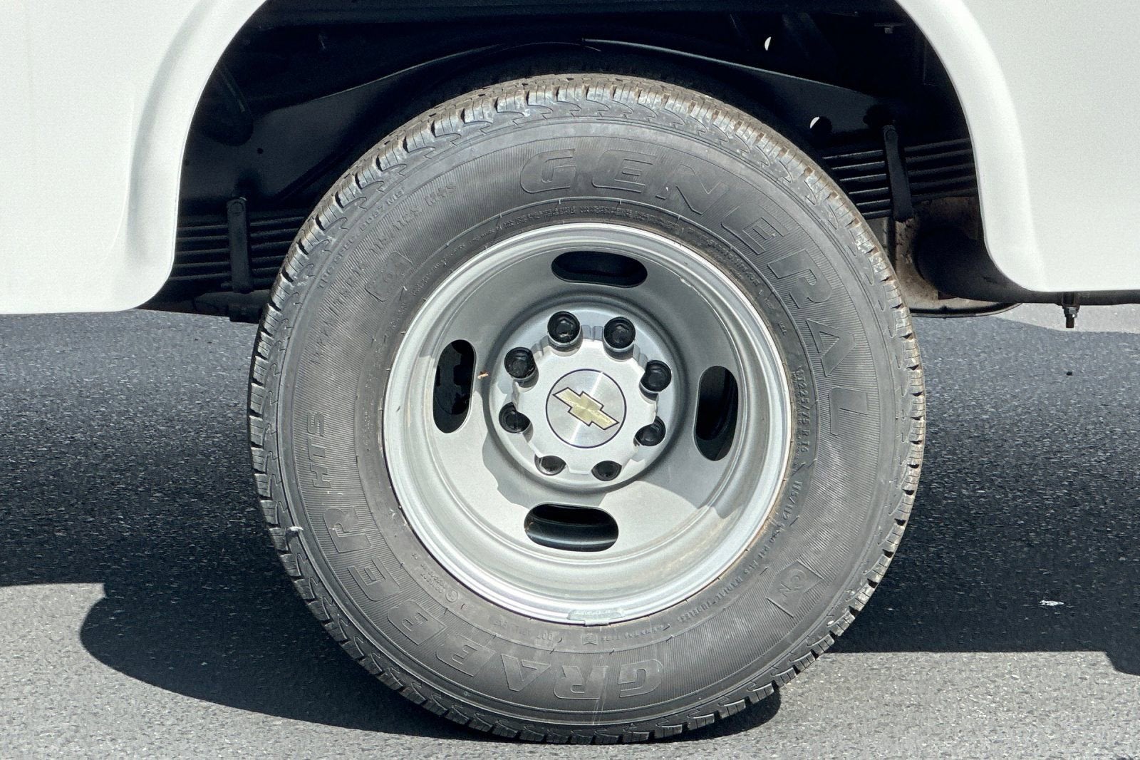 2024 Chevrolet Express Cutaway 3500 1WT