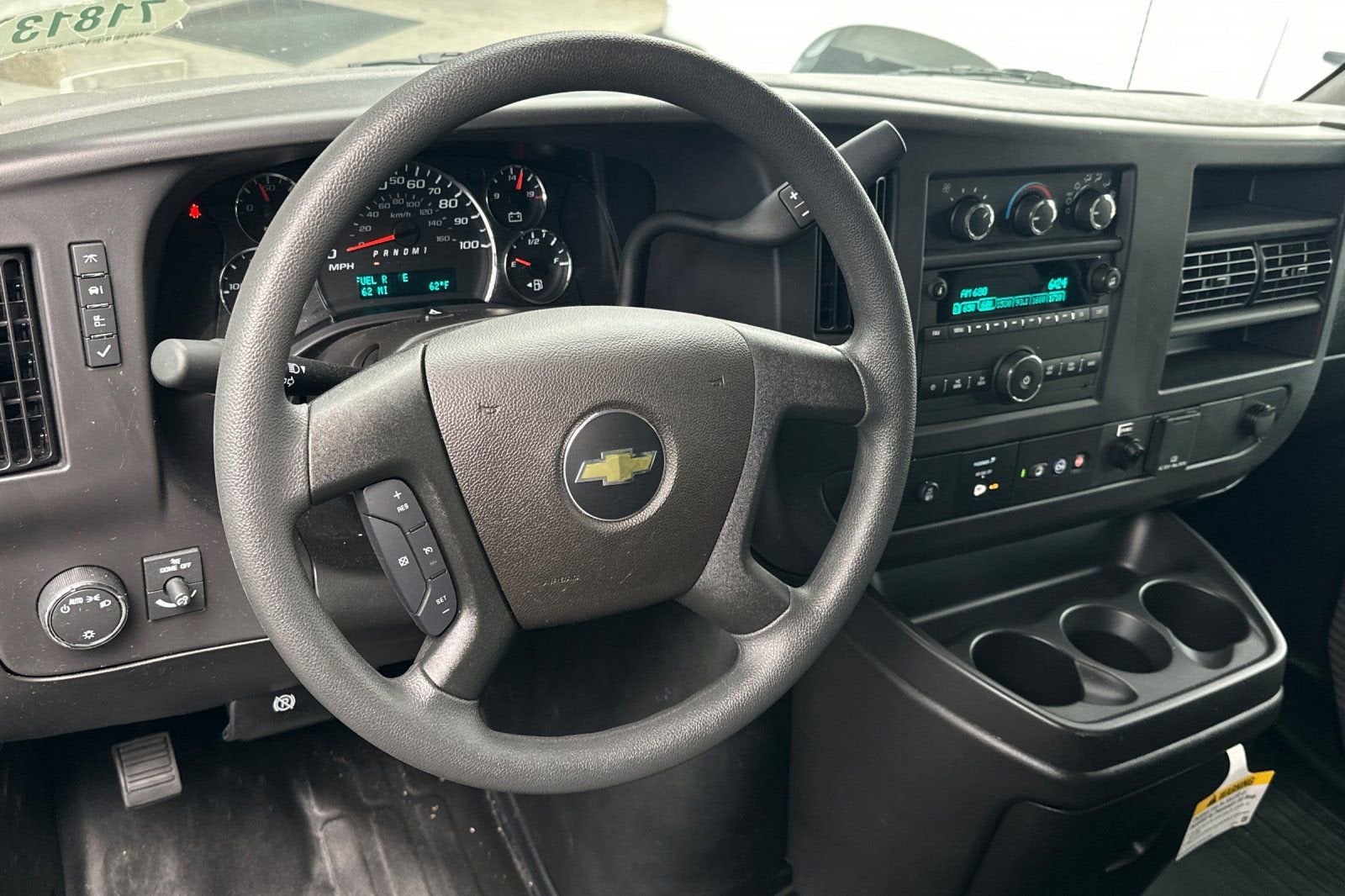 2024 Chevrolet Express Cutaway 3500 1WT