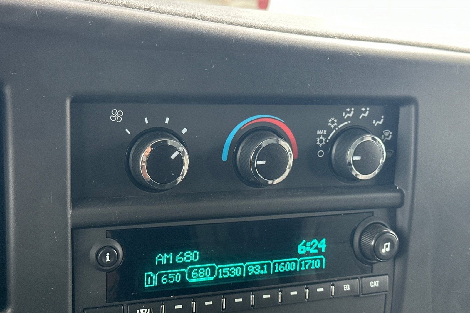 2024 Chevrolet Express Cutaway 3500 1WT