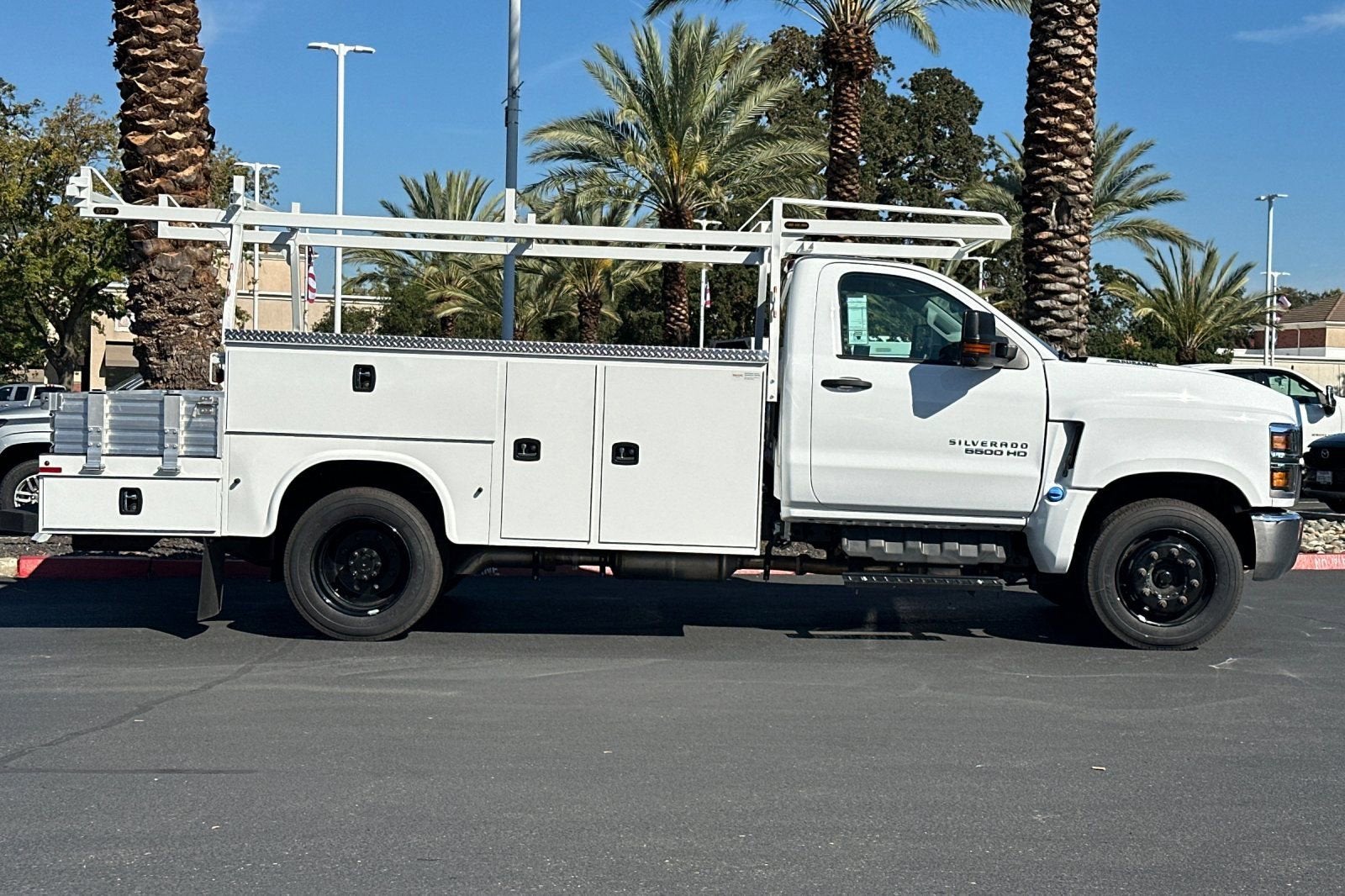 2023 Chevrolet Silverado 5500 HD Work Truck