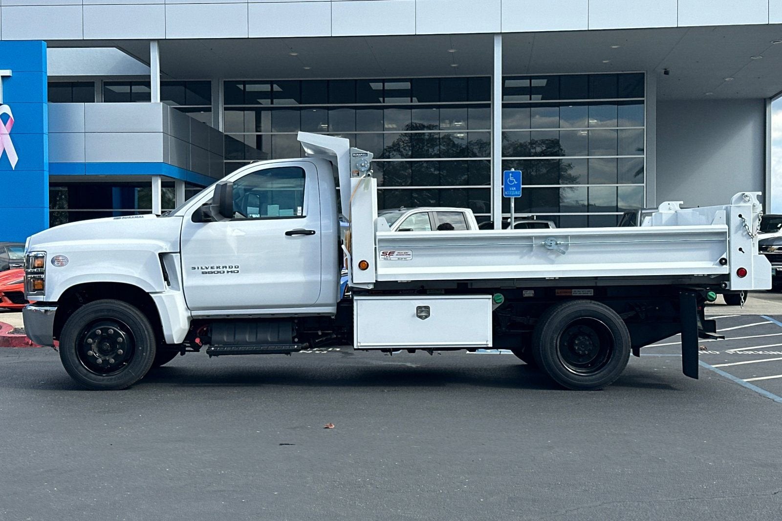 2024 Chevrolet Silverado 5500 HD Work Truck