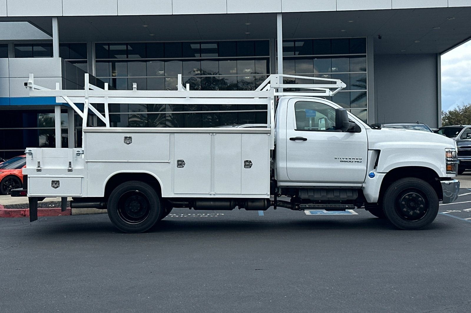 2024 Chevrolet Silverado 5500 HD Work Truck
