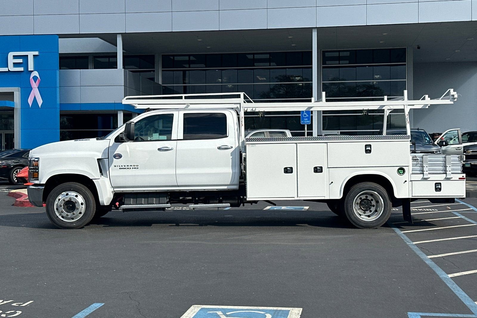 2023 Chevrolet Silverado 5500 HD Work Truck